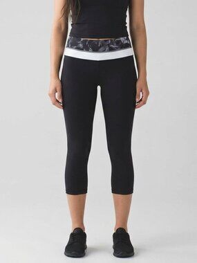 Lululemon Wunder Under Cropped Leggings in Black
